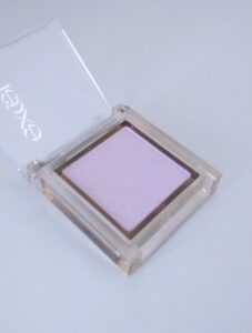 ライラックアッシュのアイシャドウ