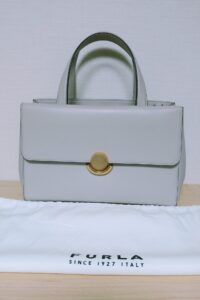 フルラのバッグと布袋